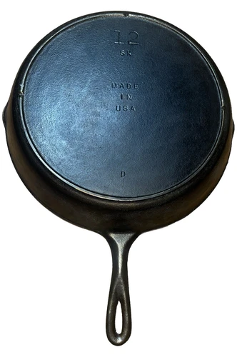 Lodge No 12 Skillet      1960s era