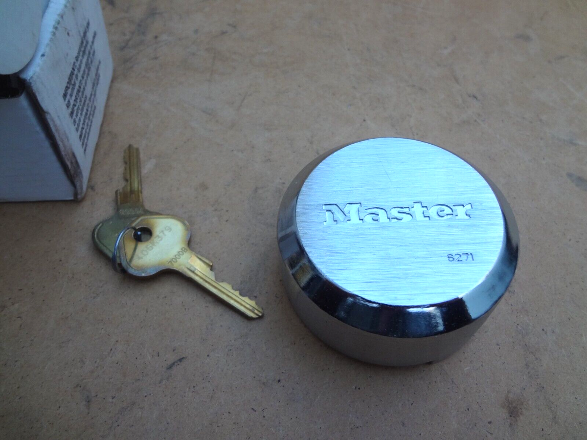 Grandi Menti Bevono Allo Stesso Modo. Testo Divertente Con Una Tazza Di Birra Ideale Per La Stampa Maglietta Il Volantino Design 161779457 - Foto 3