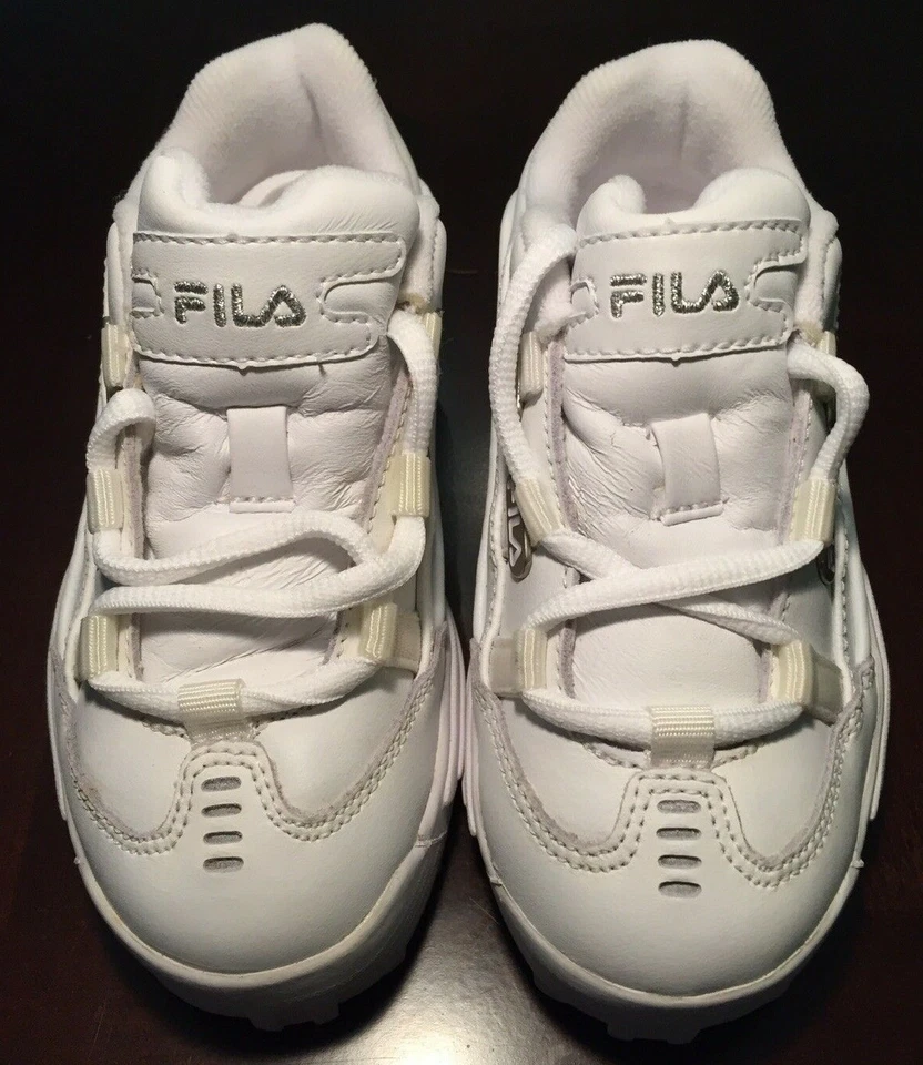 FILA P's CIUDAD NATAL Niños Jóvenes Zapatilla 10.5,12,12.5,13.5,1 Zapato Blanco Con Cordones Nuevo Foto 3 de 4