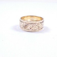 Wedding band ring 9 carat yellow gold Patterned Size L 1/2 7mm Lovely