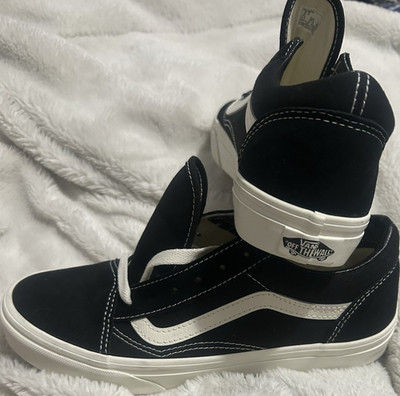 VANS Old Skool Men's Black/White Low Top Lace-Up Sneakers Rubber Sole