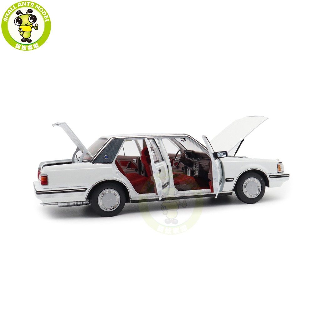1/18 Toyota Crown Seventh Generation MS122 White Red Interior
