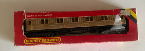 HORNBY SPUR OO R448 - LNER SCHLAFWAGEN 1316 TEAKOPTIK - VERPACKT (KARTON SCHLECHT) | Zustand: Used