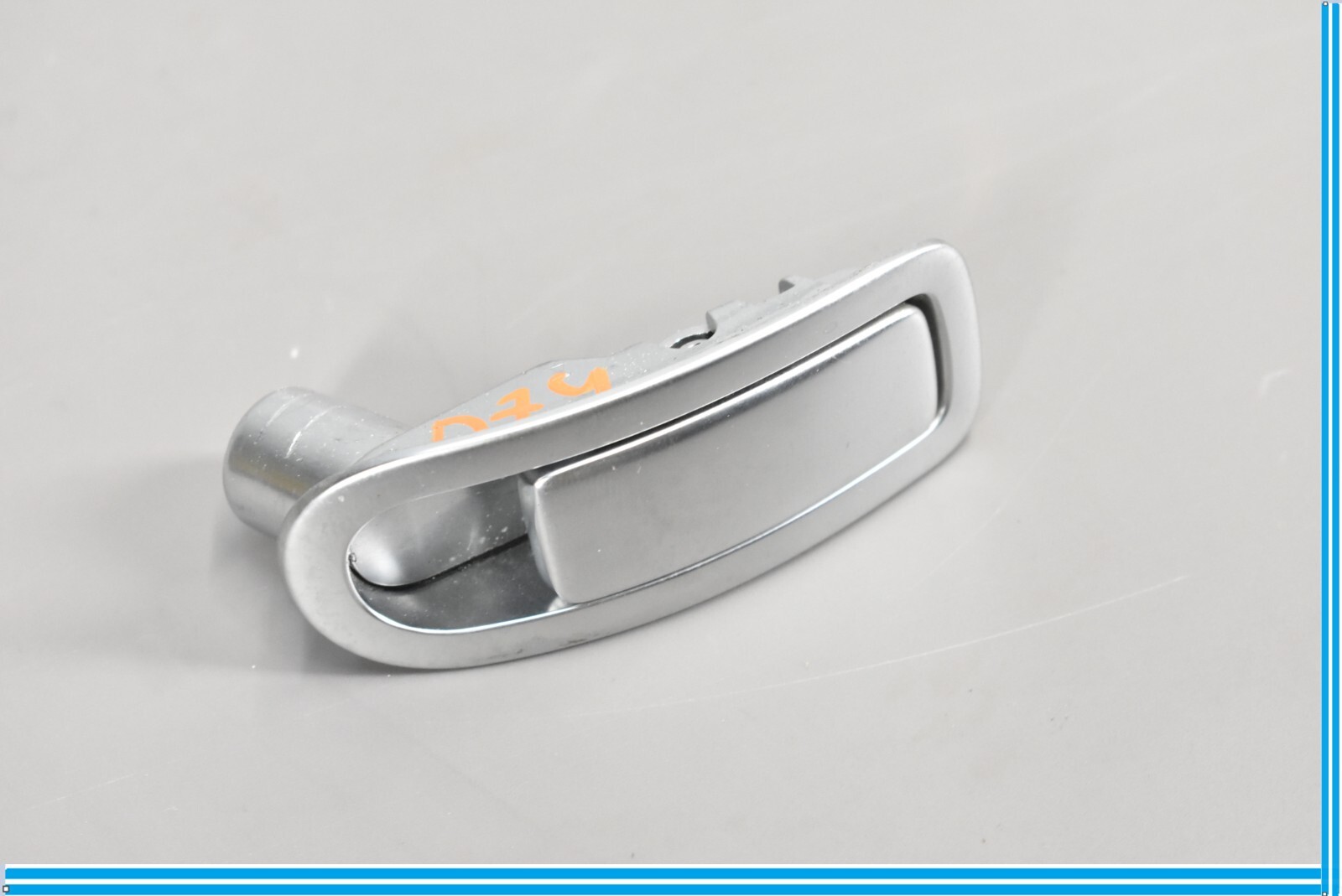 Bentley Continental 2004-2008 Hook P/N 3W0857633