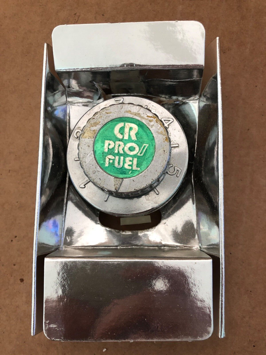 Vintage CR PRO / FUEL Regulator w/ Box Engines 1/4