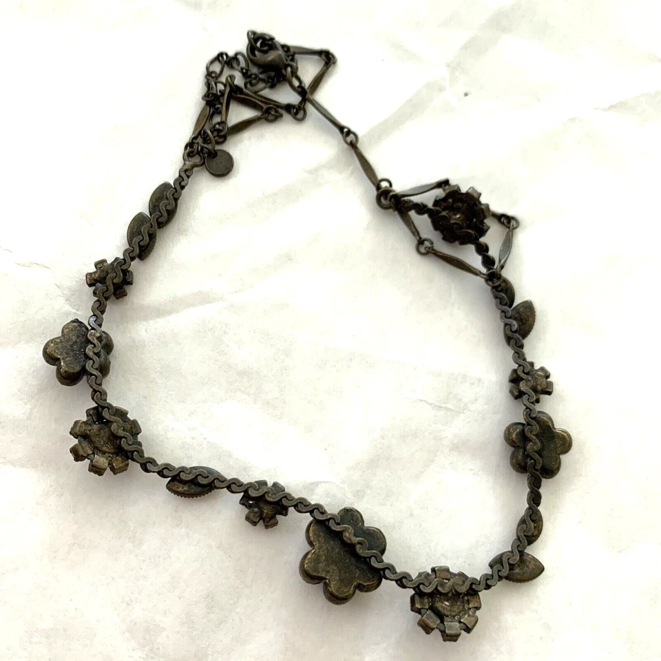 LES NEREIDES Paris - Deep Garnet Red  Faceted CRYSTAL FLOWER Choker Necklace - Image 4 of 4