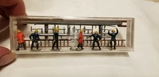 Merten HO Scale German Firemen w/ Ladders, Hoses, and Equipment  6 Figs #HO 2377