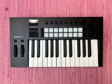 Novation Launchkey 25 MK4 - USB Master Keyboa...