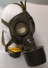 Vintage Cold War West German Bundeswehr Military Gas Mask Model GM 54 w/ Filter
