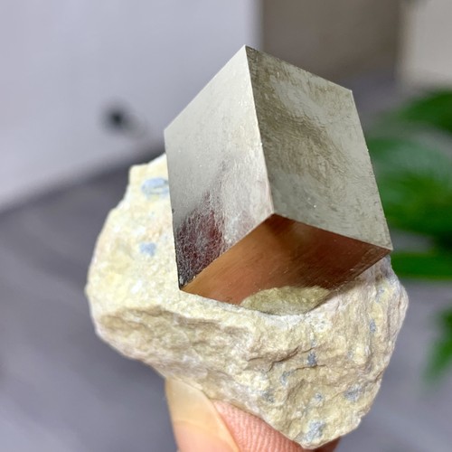 41G Natural Raw Atone Spanish Pyrete Cubic crystal quartz mineral sample