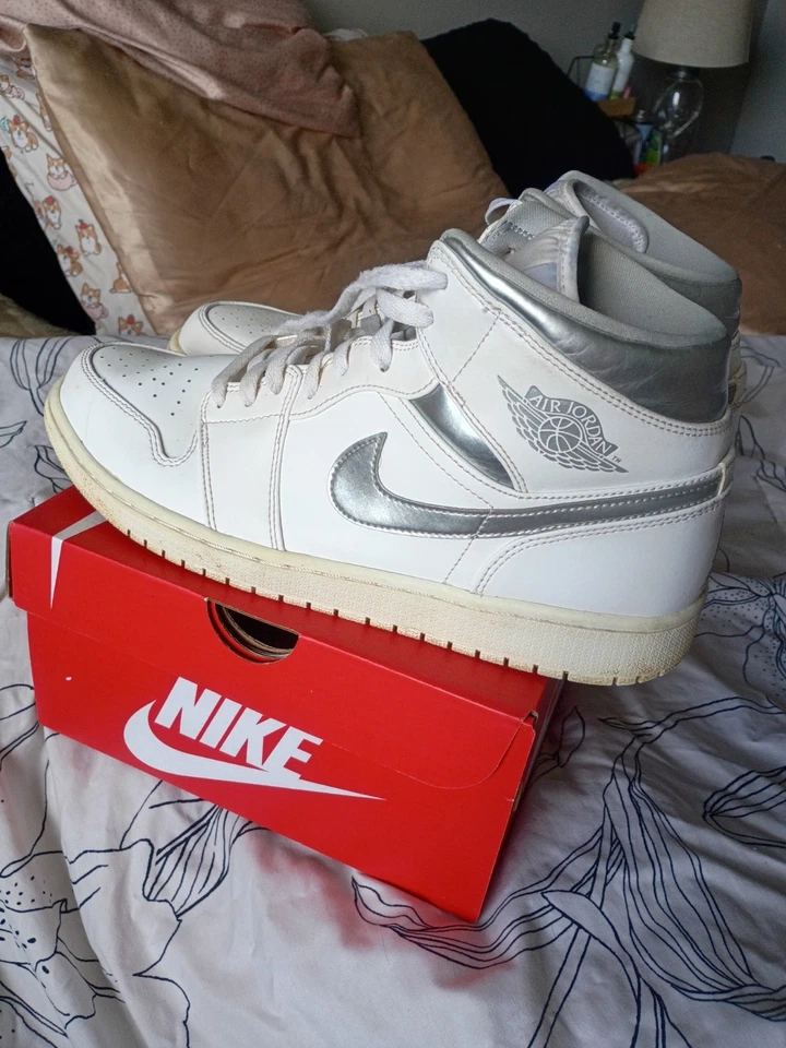 Air Jordan 1 Retro Mid Pure Money - Image 3 of 4