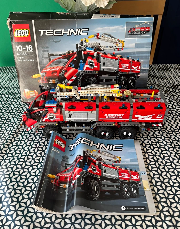 LEGO Technic 42068 Airport Rescue Vehicle, photo 1 of 5
