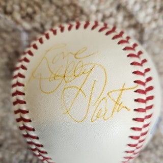 Béisbol firmado por Dolly Parton tinta dorada autenticado por JSA