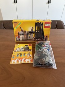 LEGO LEGOLAND set 6061 Siege Tower incl box (no inner box), instructions 1984