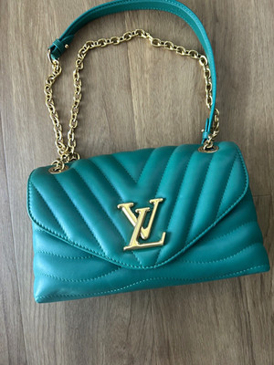 Louis Vuitton New Wave Chain Bag Umhängetasche Leder türkis gesteppt Gold