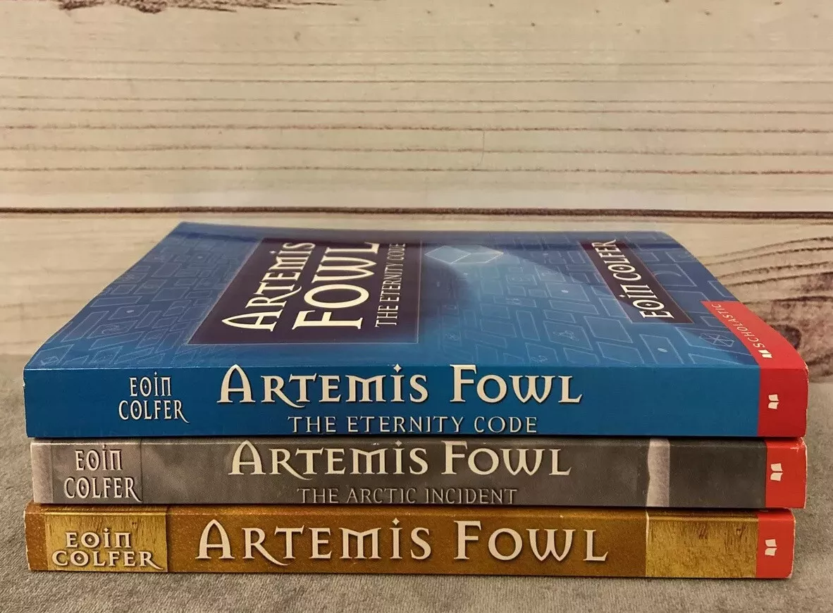 Artemis Fowl (Artemis Fowl, Book 1) by Eoin Colfer, Paperback