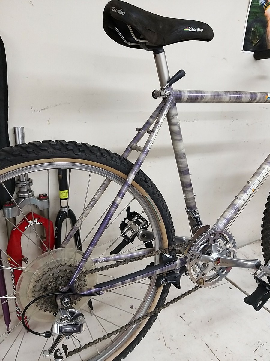 Diamond back Mountain bike, Axis Adventure 21 Speed size 20 Diamond back Mountain bike, Axis Adventure 21 Speed size 20