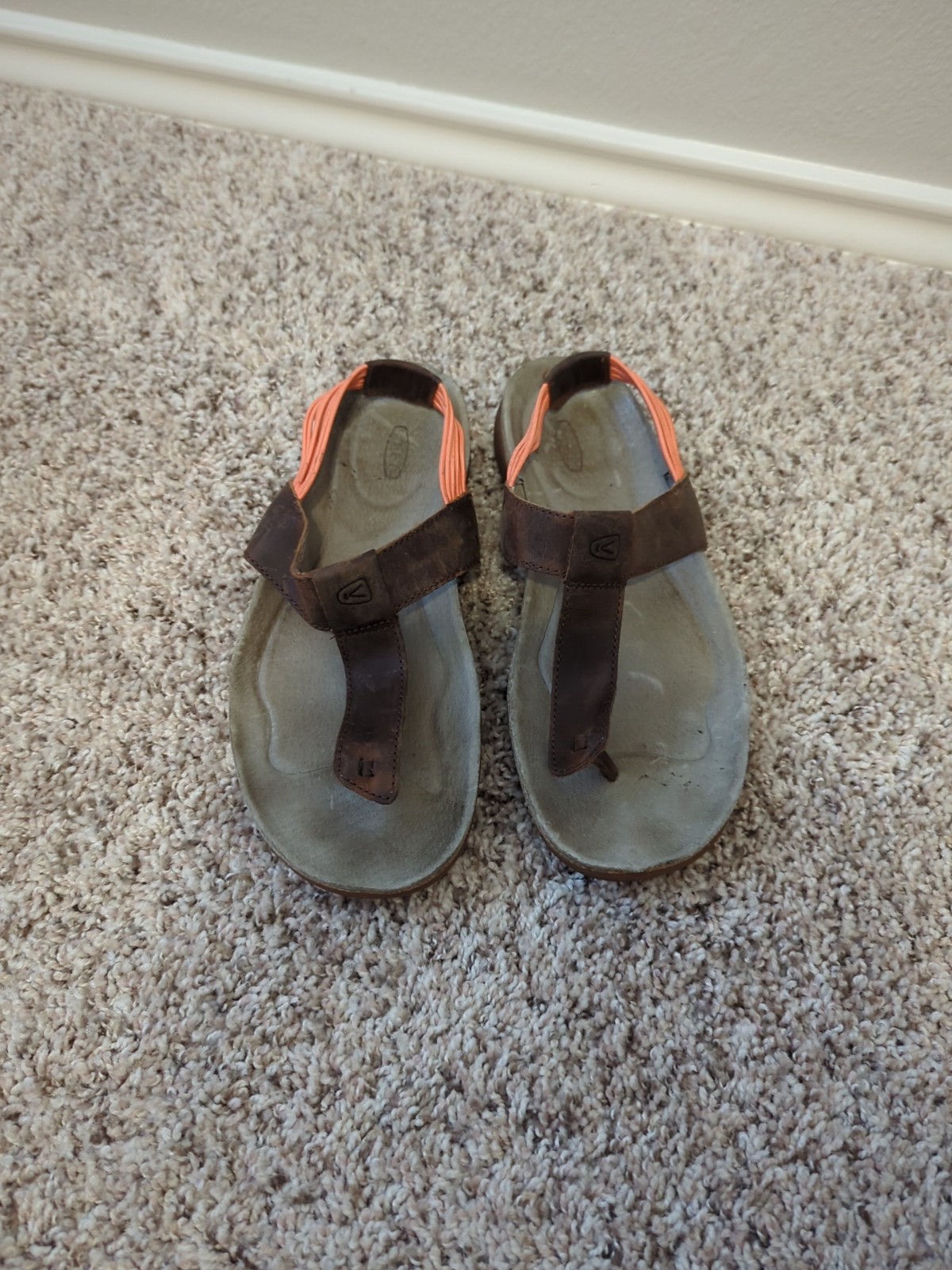 Sandali Keen donna 7 5 T cinturino in pelle di corallo marrone pelle