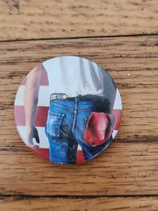 Vintage 1984 BRUCE SPRINGSTEEN “Born In The USA” Button Columbia Promo Pin Back
