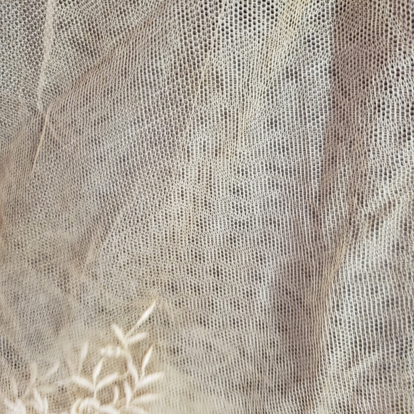 Vintage Antique Ecru Embroidered Lace Crafts Sewing 122 x 22 Inches