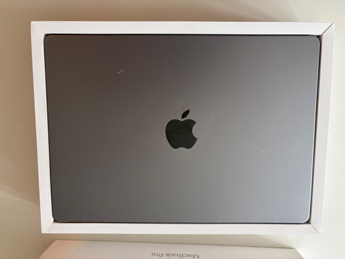 MacBook Pro M3 2023 16GB 512GB for Parts (please read condition description)
