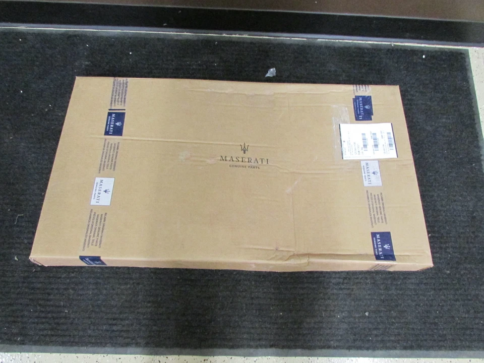 Maserati Quattroporte, RH, Right Rear Door Window Regulator, New, P/N 84934400 - Image 3 of 3