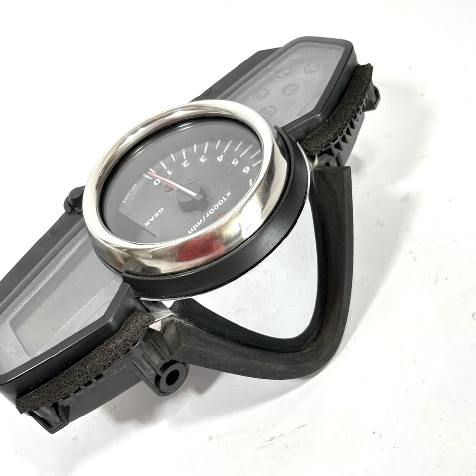 Suzuki Inazuma GW250 2013 a 2018, velocímetro OEM, P/N 34100-48HG2 Foto 2 de 4