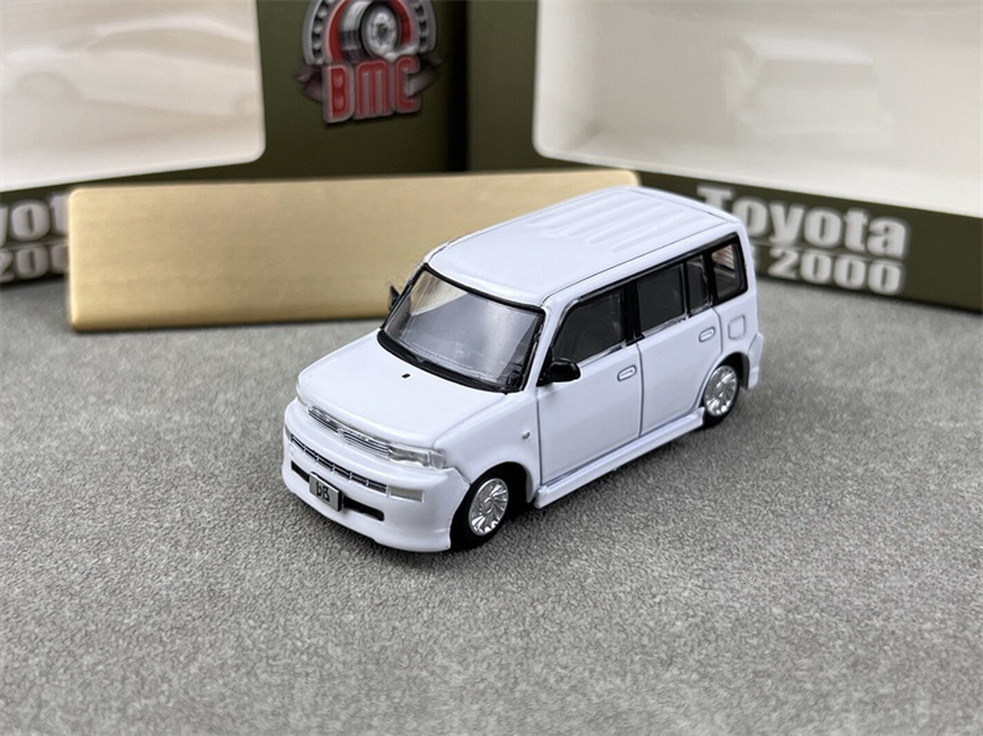 黒白セット 1/ 64 トヨタ 2000 bB BMC ミニカー 二台 BMC 1/64 Scale Toyota bB 2000 White LHD Diecast Car Model Toy Gift