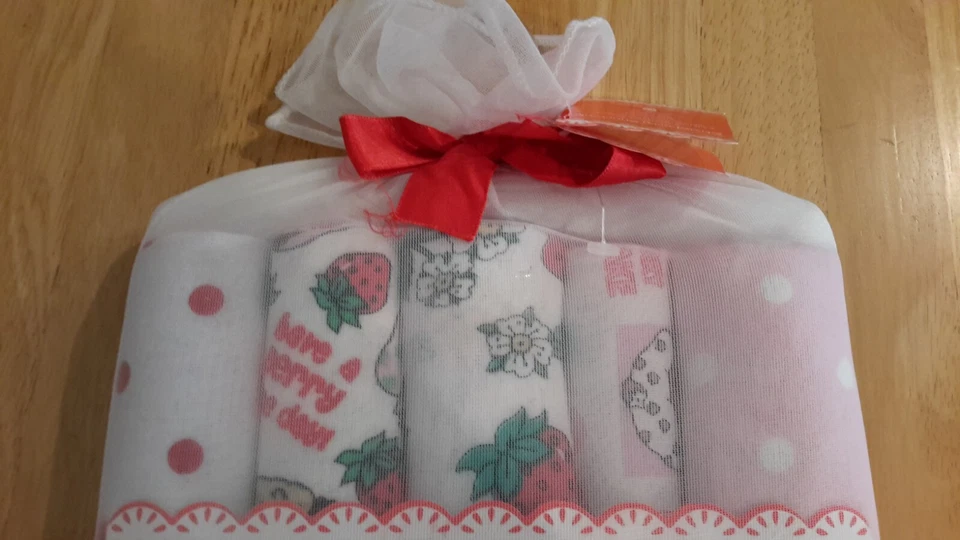 Pacote com 5 cobertores de recepção de flanela com cabide de cetim algodão morango shortcake - Imagem 4 de 4