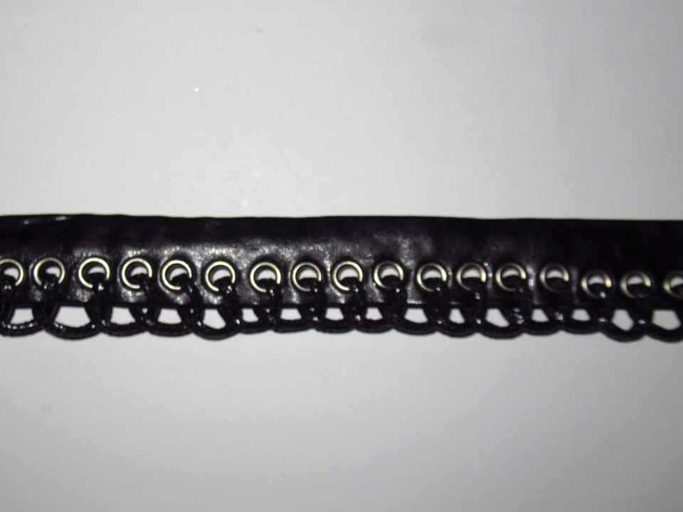 10 METRES DE GALON VINTAGE EN SIMILI CUIR AVEC ANNEAUX MÉTAL-N°TI66 - Photo 3/4