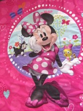 Disney Toddler Bed Comforter /Quilt Minnie Mouse w/ Cat Bird Donald/Daisy Duck