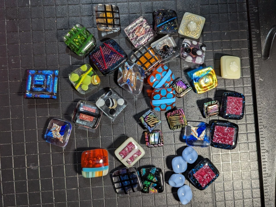 Lot B. Fused Glass Buttons, Handmade, brass and glass shanks, Mixed Sizes,  - Image 3 of 3