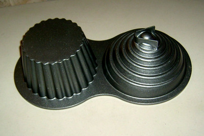 Wilton GIANT 3D Cupcake Pan Non Stick, EUC