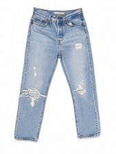 Levi  s Premium Wedgie Straight Jeans Women  s 25 Light Wash Distressed High Rise