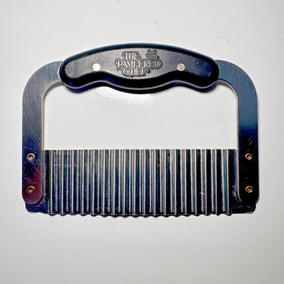 The Pampered Chef Garnisher Crinkle Cutter Chopper Slicer