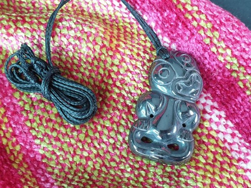 Old New Zealand Maori Black Glass Tiki …beautiful collection and accent piece - Picture 2 of 5