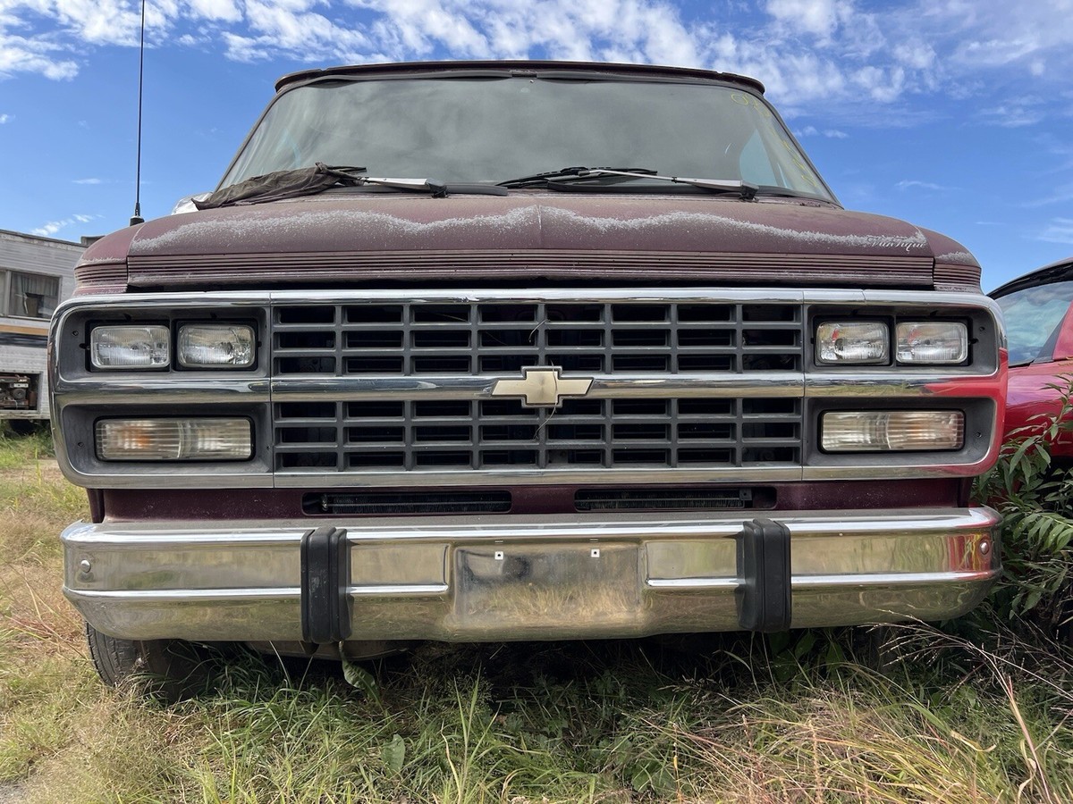 Chevy G20 Van With Brush Guard GRILLE 92-96 Chevy Van G10 G20 G30
