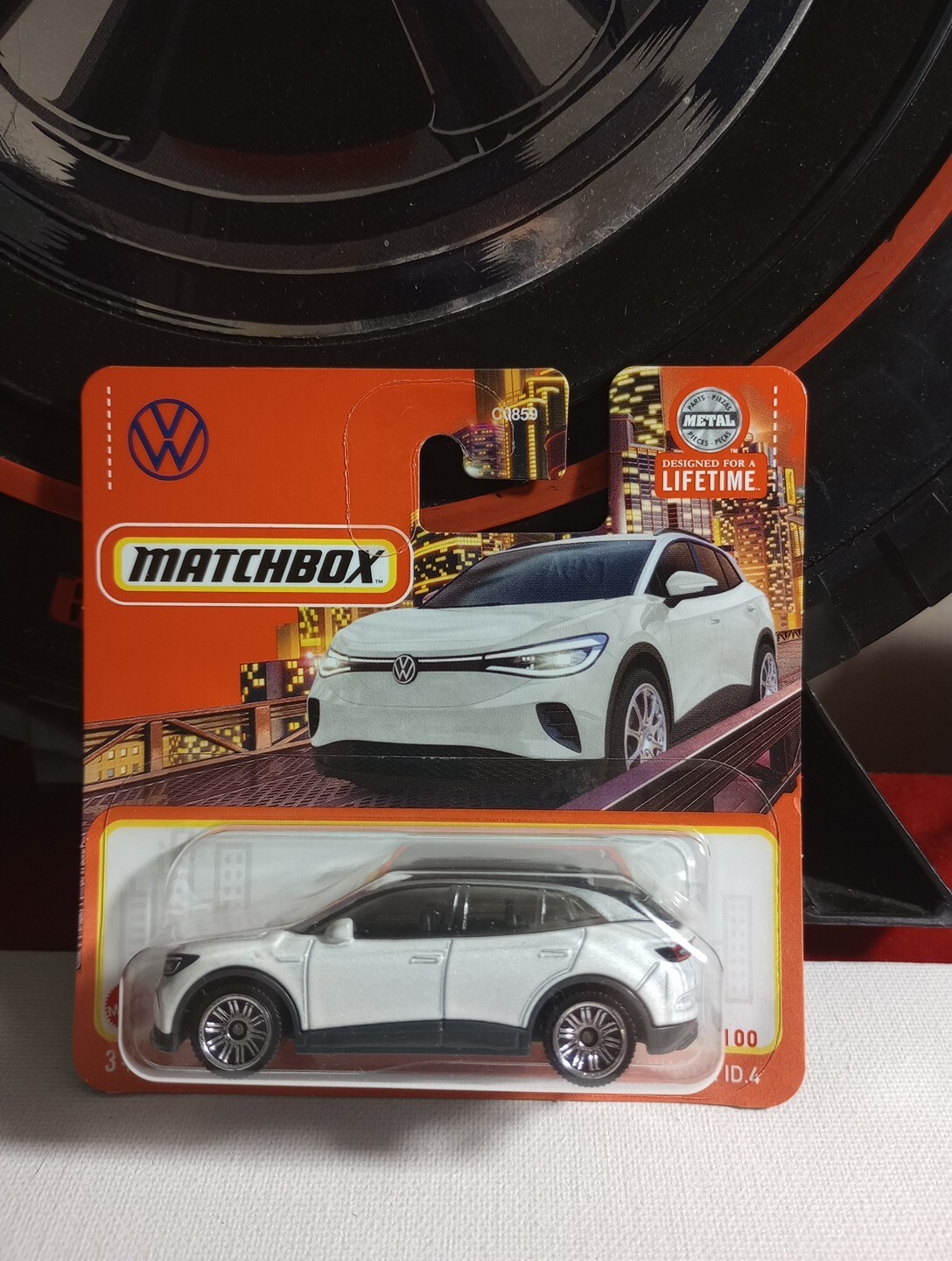 2024 Matchbox 90/100  VOLKSWAGEN ID 4 White Version New Model Chrome Wheels