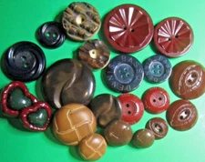 VINTAGE 5/8"-1 1/4" MOTHER DAUGHTER PLASTIC SHANK 2&4-HOLE BUTTONS-10 SETS-F924