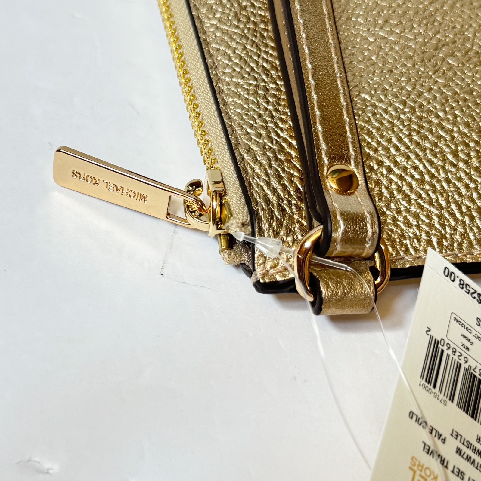 MICHAEL KORS JET SET TRAVEL LARGE CLUTCH LEATHER WRISTLET PALE