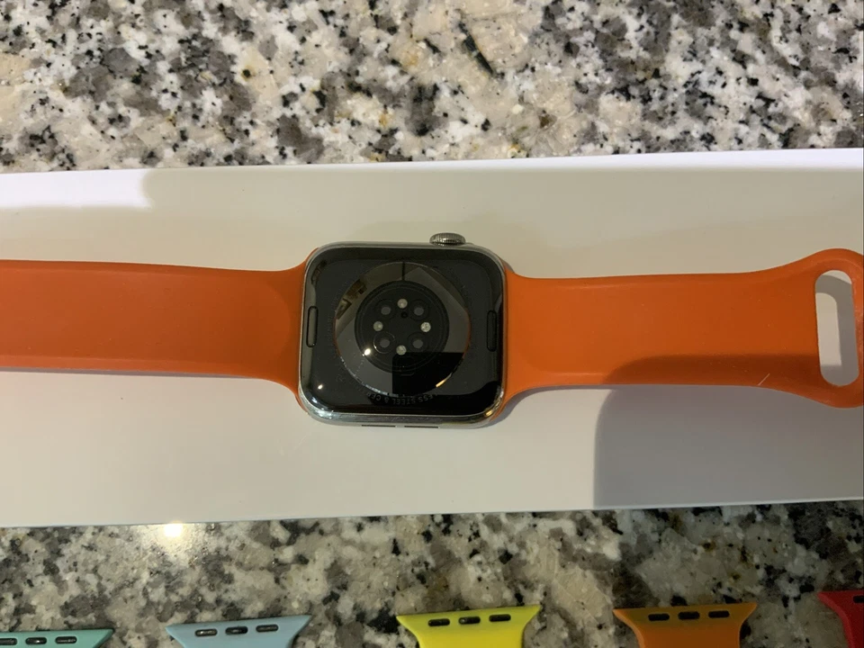 40MM Apple Watch Series 4 Black Sports Strap 24ct Gold Plated Stainless Steel, photo 3 of 4