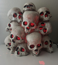 Fogging Skull Pile Halloween Prop W/ Lights And Sound-pre Owned &tested