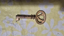 Vintage Antique Victor Victrola Phonograph Brass Cabinet Key V 1920’s Era