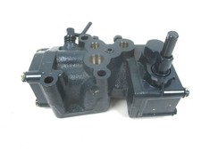 67111-37300 Genuine Oem Kubota Tractor Hydraulic Control Valve Assembly B1600