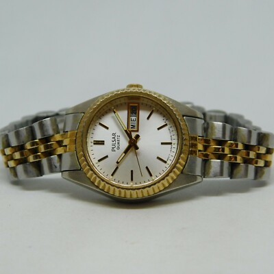 PULSAR V828-0050 Two Tone Quartz Analog Women's Watch Sz. 6 PULSAR V828-0050 Two Tone Quartz Analog Women's Watch Sz. 6