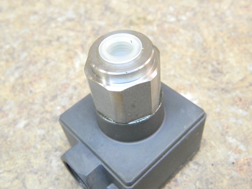 TAIHEI BOEKI PZA30T Pressure Switch 30 MPa 12V~28V DC - Picture 5 of 6