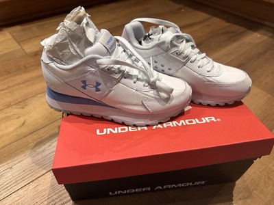 Under Armour Women Essential Runner - Size 5