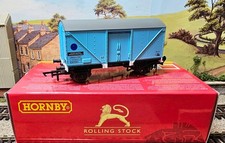 R60114 Hornby BR Blue Spot 12 Ton Fish Van No.E87261