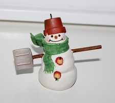 2000 Hallmark Keepsake "Max" The Snowmen of Mitford Christmas Tree Ornament