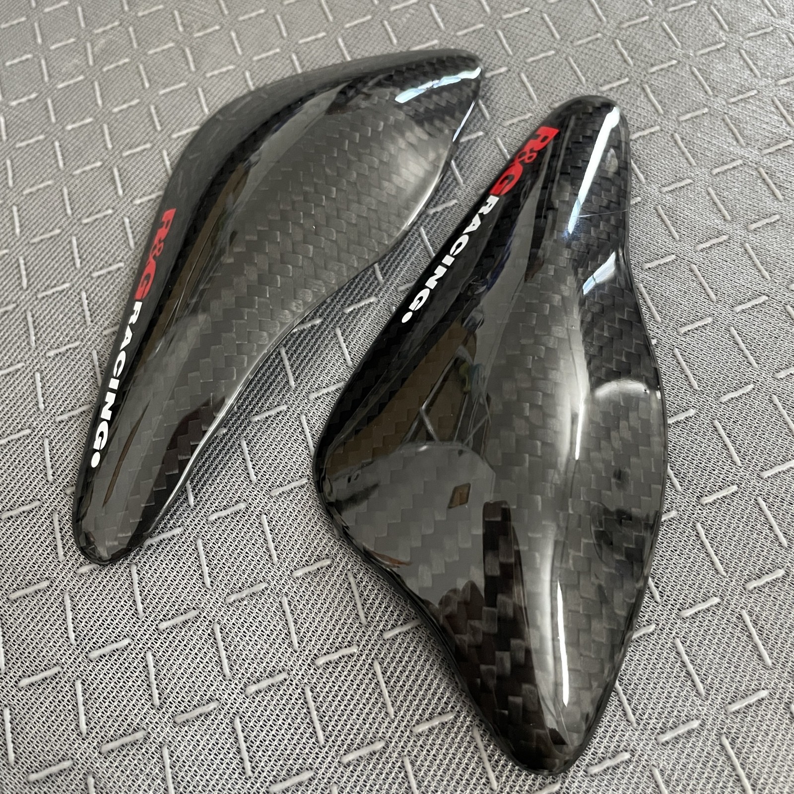 For Triumph Street Triple 765 S R RS Carbon Fiber Fuel tank Slider sticker